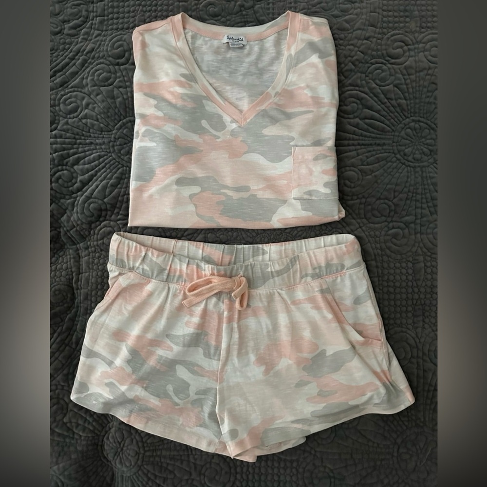 Splendid Peach & Gray Camoflauge PJ or Loungewear Set - Size Medium - Picture 4 of 12